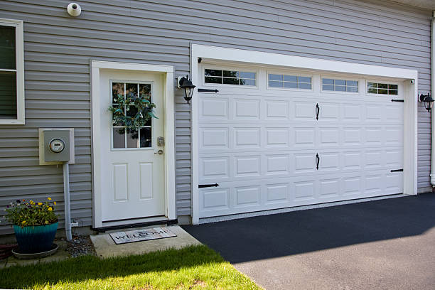 24/7 Emergency Garage Door Panel Replacement experts in Calcutta, OH